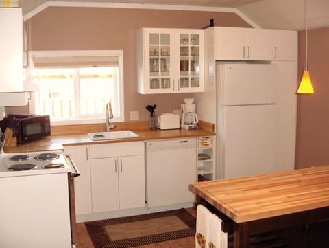 Kitchen or kitchenette, dishwasher, minibar, pet friendly