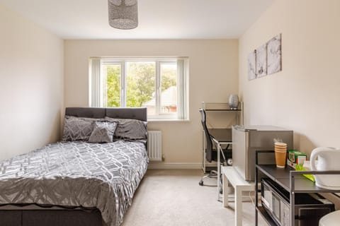 Bed, Photo of the whole room, Bedroom