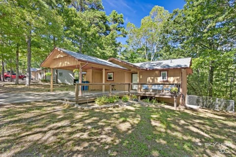 Wooded, Quiet Cottage, Very close to the Back 40 House in Bella Vista