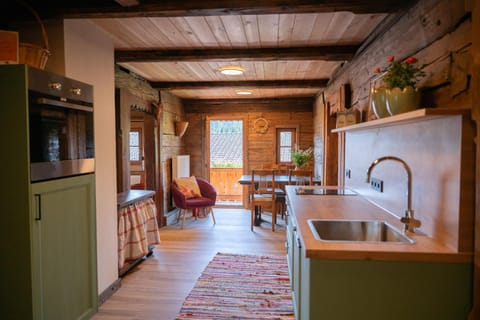 Mountain Vista - Bio Yoga Hof Apartment in Kitzbuhel