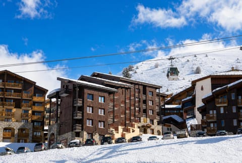 Property building, Winter, Skiing, Location