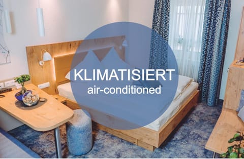 Photo of the whole room, air conditioner