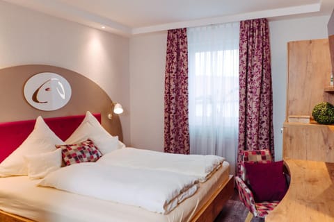 Photo of the whole room, City view