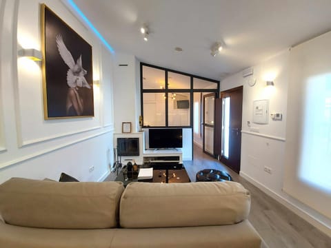 TV and multimedia, Living room, Seating area