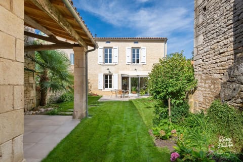 Facade/entrance, Garden