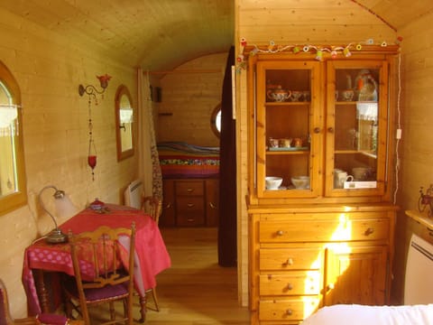 Garden, Photo of the whole room, Dining area, Bedroom