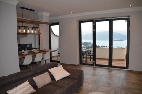 Le Terrazze, Via Selvalunga 1, Stresa Apartment in Stresa