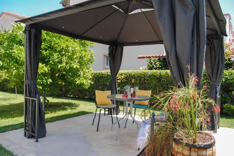 Cozy apartment with garden Apartment in Šibenik-Knin County, Croatia