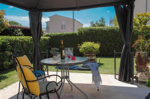 Cozy apartment with garden Apartment in Šibenik-Knin County, Croatia