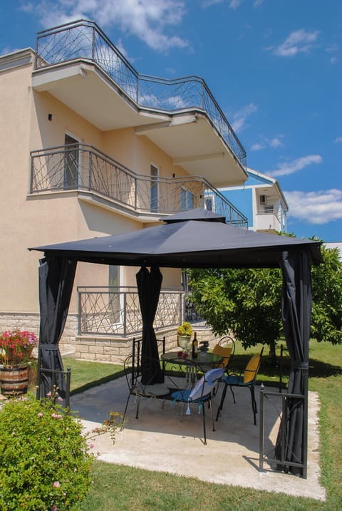 Cozy apartment with garden Apartment in Šibenik-Knin County, Croatia