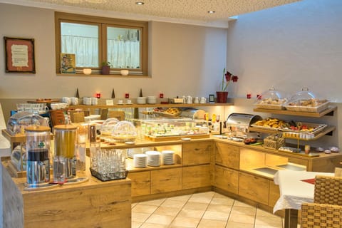 Food and drinks, Food, Breakfast, Buffet breakfast