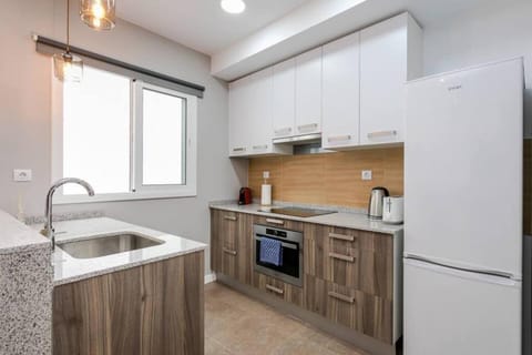 3 Bdr&terrace Close To Subway Apartment in L'Hospitalet de Llobregat