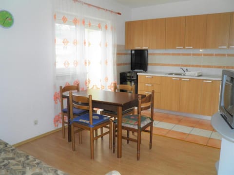 Apartments Miljenka Bed and Breakfast in Lika-Senj County