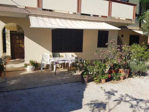 Apartmani Henjak Apartment in Tisno