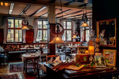 Restaurant/places to eat