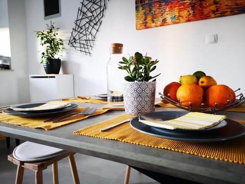 Food and drinks, Decorative detail, Dining area
