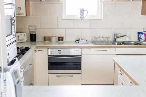 Steep Holm - On Poole Quay with Spacious Balcony Apartment in Poole