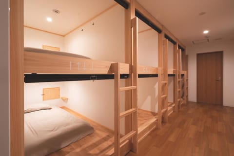 Bedroom, bunk bed