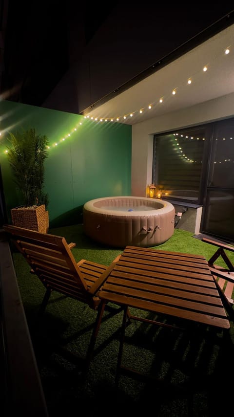 Hot Tub, Balcony/Terrace, Balcony/Terrace