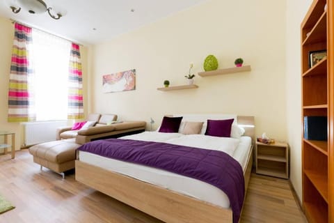 Bed, Photo of the whole room