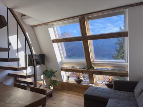 Evening entertainment, Mountain view