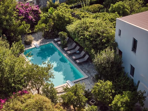Property building, Bird's eye view, Swimming pool