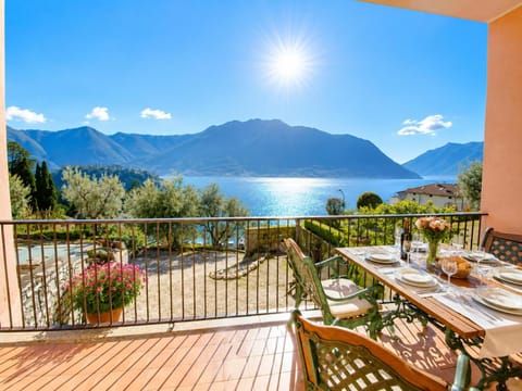 Balcony/Terrace, Lake view