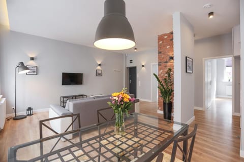 TV and multimedia, Living room, Seating area, Dining area, Area and facilities