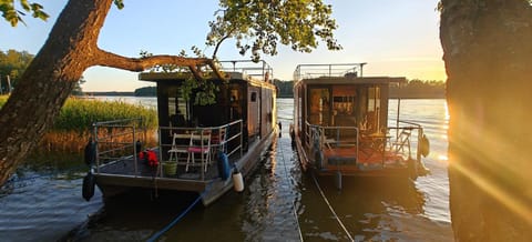 Natural landscape, Activities, Lake view, River view, pet friendly