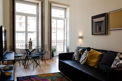 TV and multimedia, Balcony/Terrace, Living room, Decorative detail, Dining area