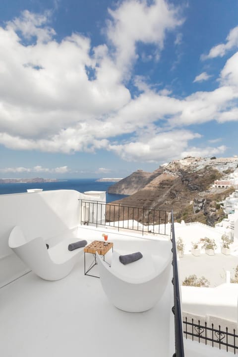 Nearby landmark, Natural landscape, Balcony/Terrace, Sea view