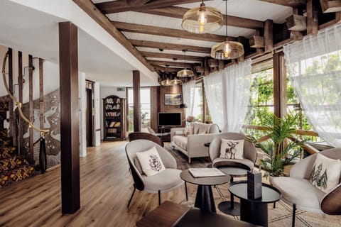 TV and multimedia, Living room, Lounge or bar, Seating area