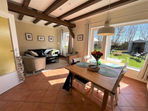 Haus Apfelgarten rechts House in Dahme