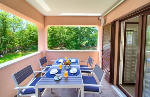 Balcony/Terrace, Garden view