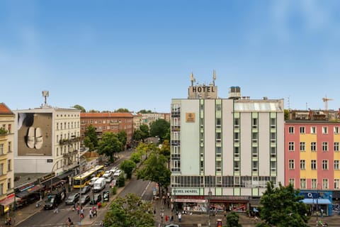 Neighbourhood, City view, Street view, Location