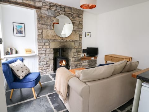 Pine Cottage House in Main Street