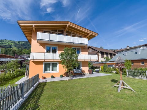 Property building, Summer, Garden, Balcony/Terrace