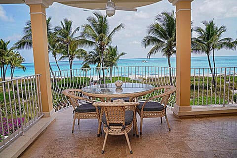 Patio, Natural landscape, View (from property/room), Balcony/Terrace, Dining area, Beach, Sea view