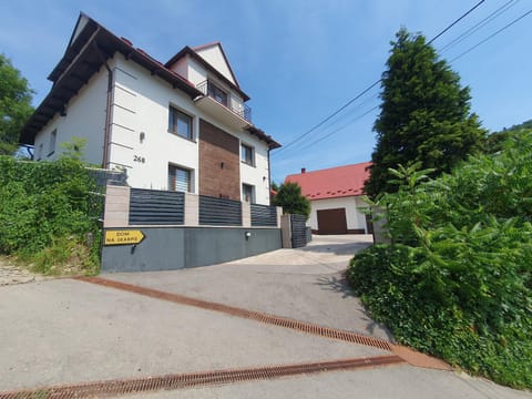Property building, Street view