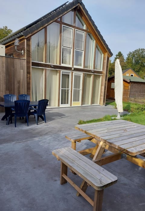 maison 3 chambres à 200 m de la plage des Lacs de l Eau d Heure House in Wallonia, Belgium