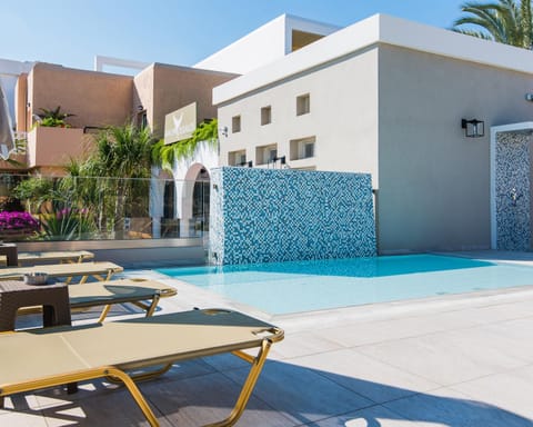 Property building, Swimming pool