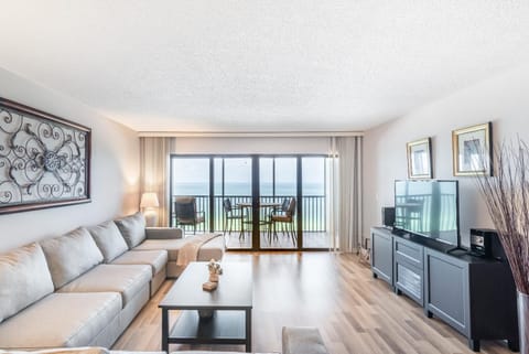 Reflections Gulf Front Condo With Ocean Views Apartment in Indian Rocks Beach