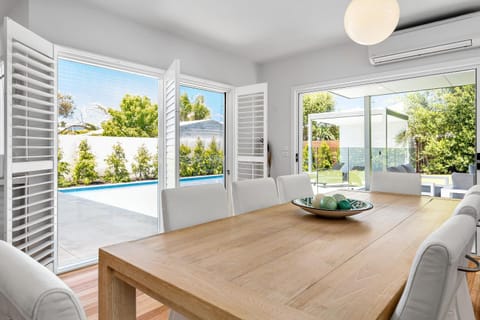 Dining area, Garden view