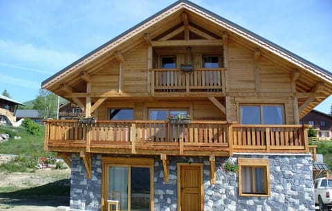 REFLET DES AIGUILLES - Chalet avec Jacuzzi Chalet in Villarembert