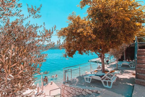 Villa Raguž sa Privatnom plažom i Garažom Bed and Breakfast in Neum