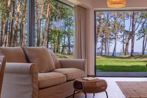 Day, Natural landscape, Garden, Living room, Seating area, Garden view, Sea view