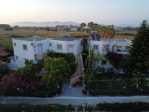 Property building, Spring, Garden, Garden view