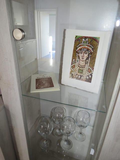 Property logo or sign, Area and facilities