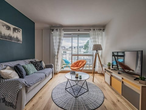 Bénodet : Appartement rénové face mer, 100m de la plage, parking privé, balcon, 3 étoiles, 4 pers. - FR-1-481-80 Apartment in Bénodet