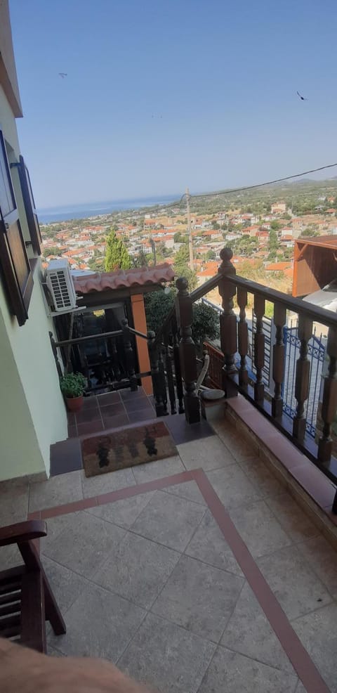 Hill Blue Apartment in Nikiti